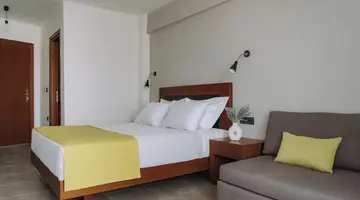 Amphitryon City Hotel