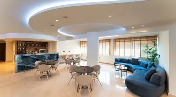 Amphitryon City Hotel