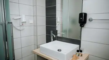 AMPHITRYON CITY HOTEL