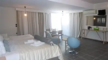 Amphitryon City Hotel