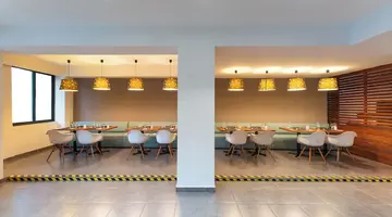 Amphitryon City Hotel