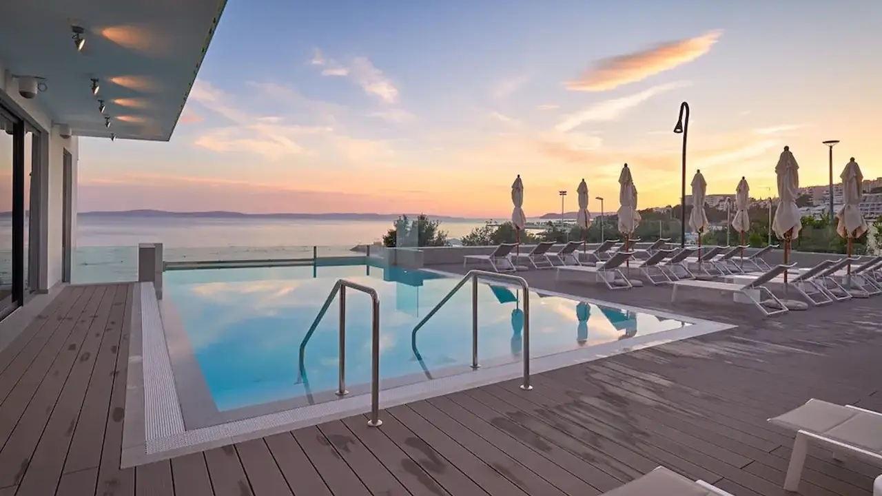 Amphora Hotel