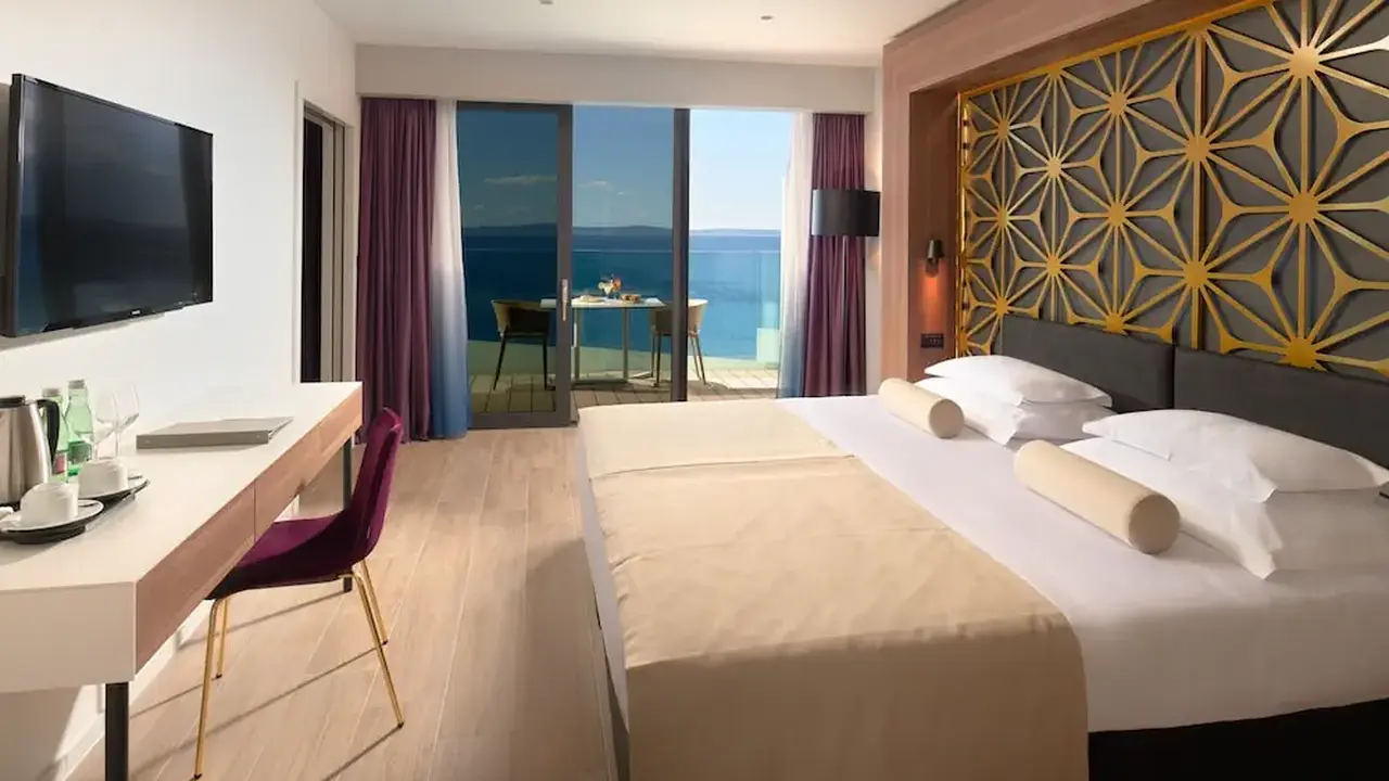 Amphora Hotel