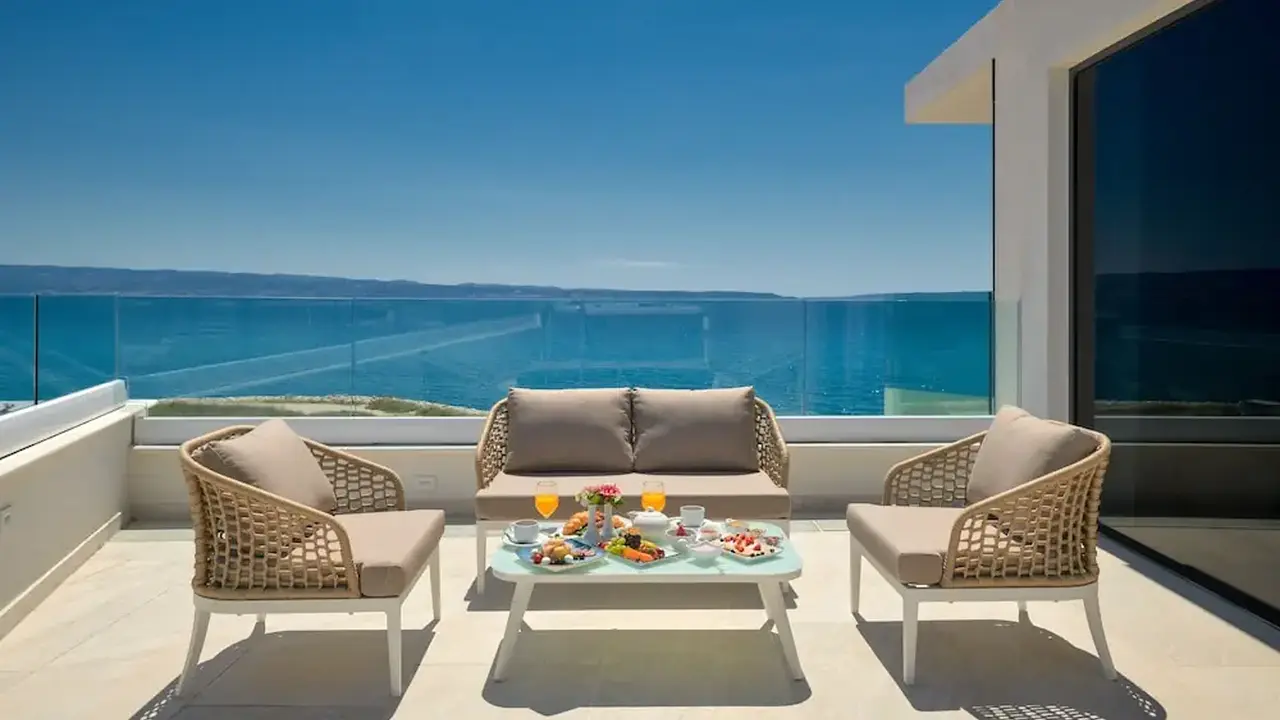 Amphora Hotel