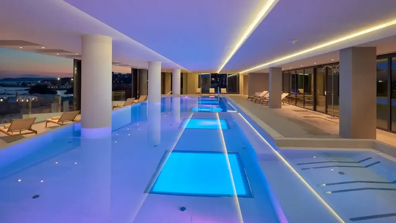 Amphora Hotel