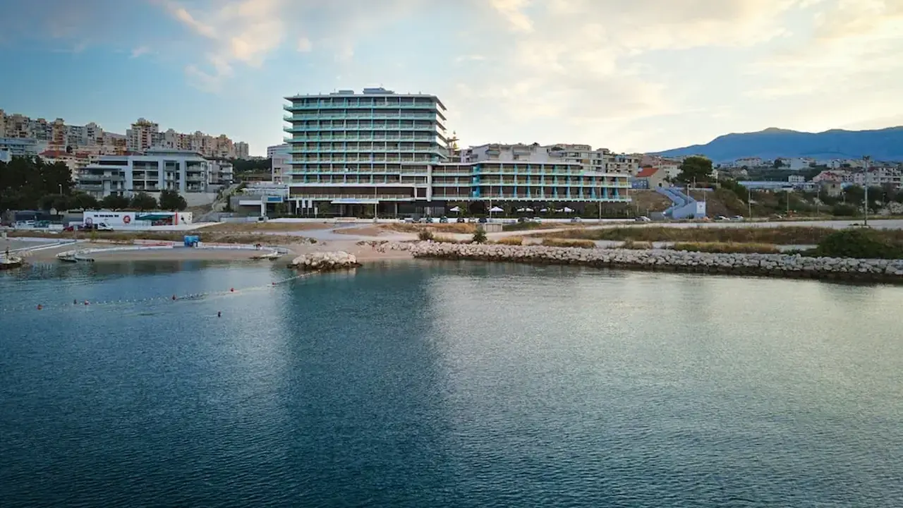 Amphora Hotel