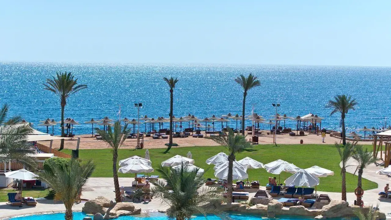 Amphoras Beach Hotel