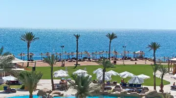 Amphoras Beach Hotel
