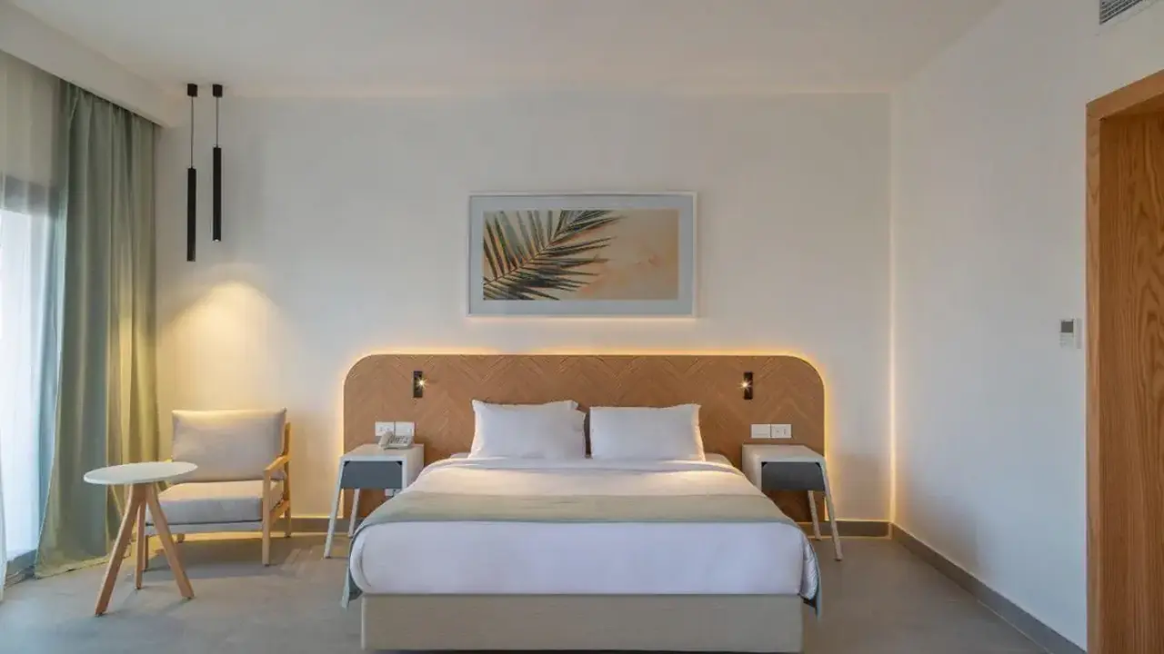 Amphoras Beach Hotel