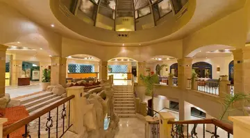 Amphoras Beach Hotel