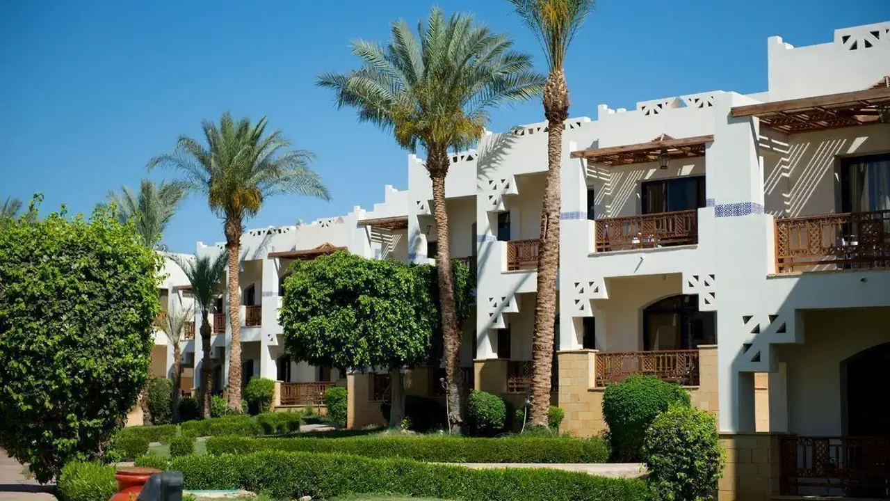 Amphoras Beach Hotel