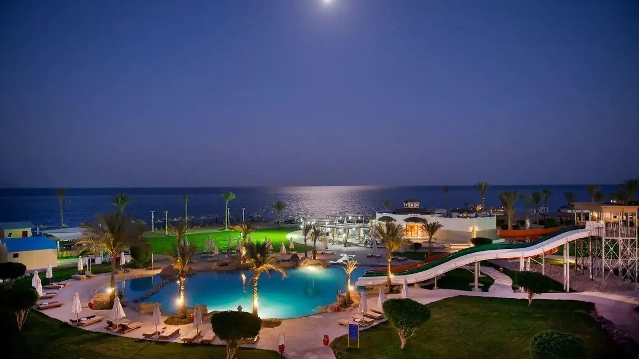 Amphoras Beach Hotel