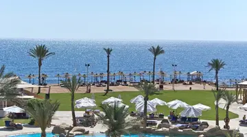 AMPHORAS BEACH