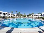 AMPHORAS BEACH