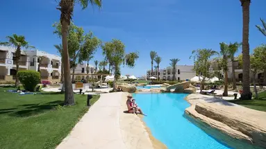 AMPHORAS BEACH