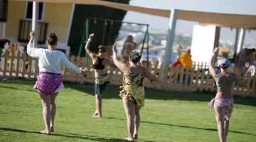 AMPHORAS BEACH