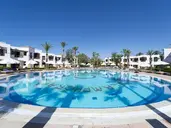 AMPHORAS BEACH
