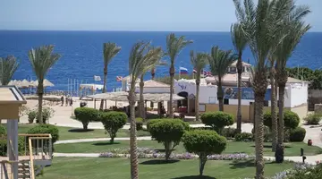 AMPHORAS BEACH