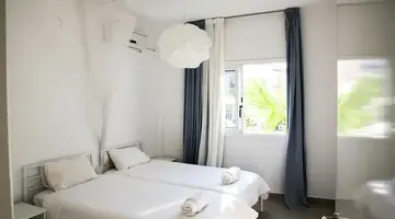 Anais Bay Apartments (Louma)
