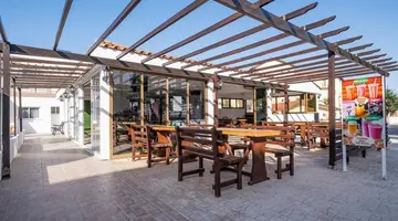 Anais Bay Apartments (Louma)