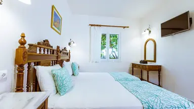 ANAIS COLLECTION HOTEL & SUITES