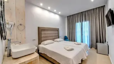 Anamar Santorini