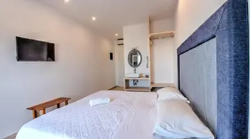 Anamar Santorini