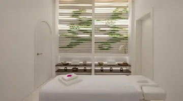 Anantara Santorini Abu Dhabi Retreat