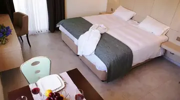 Anemi Hotel & Suites