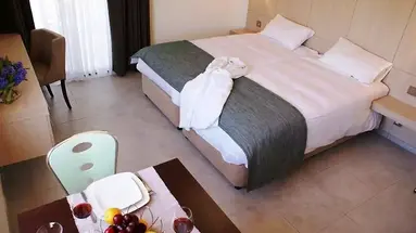 Anemi Hotel &amp Suites