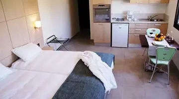 Anemi Hotel & Suites