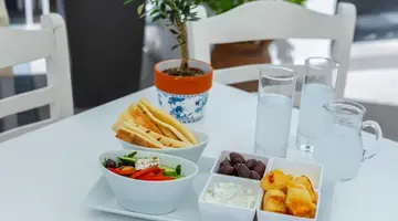 Anemi Hotel and Suites