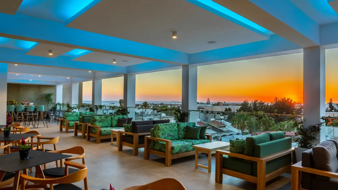 ANEMI HOTEL & SUITES