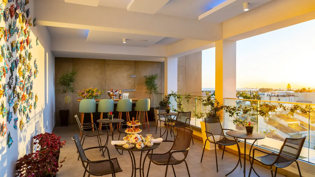 ANEMI HOTEL & SUITES