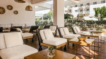 Anemi Hotel & Suites