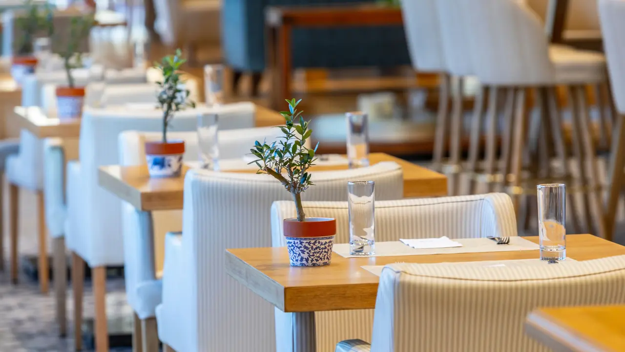 ANEMI HOTEL & SUITES