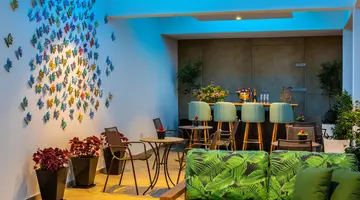 ANEMI HOTEL & SUITES