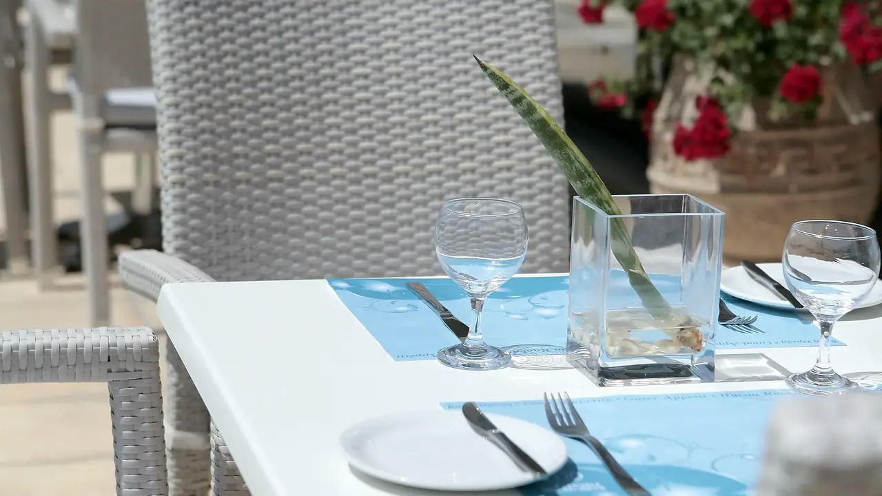 ANEMI HOTEL & SUITES