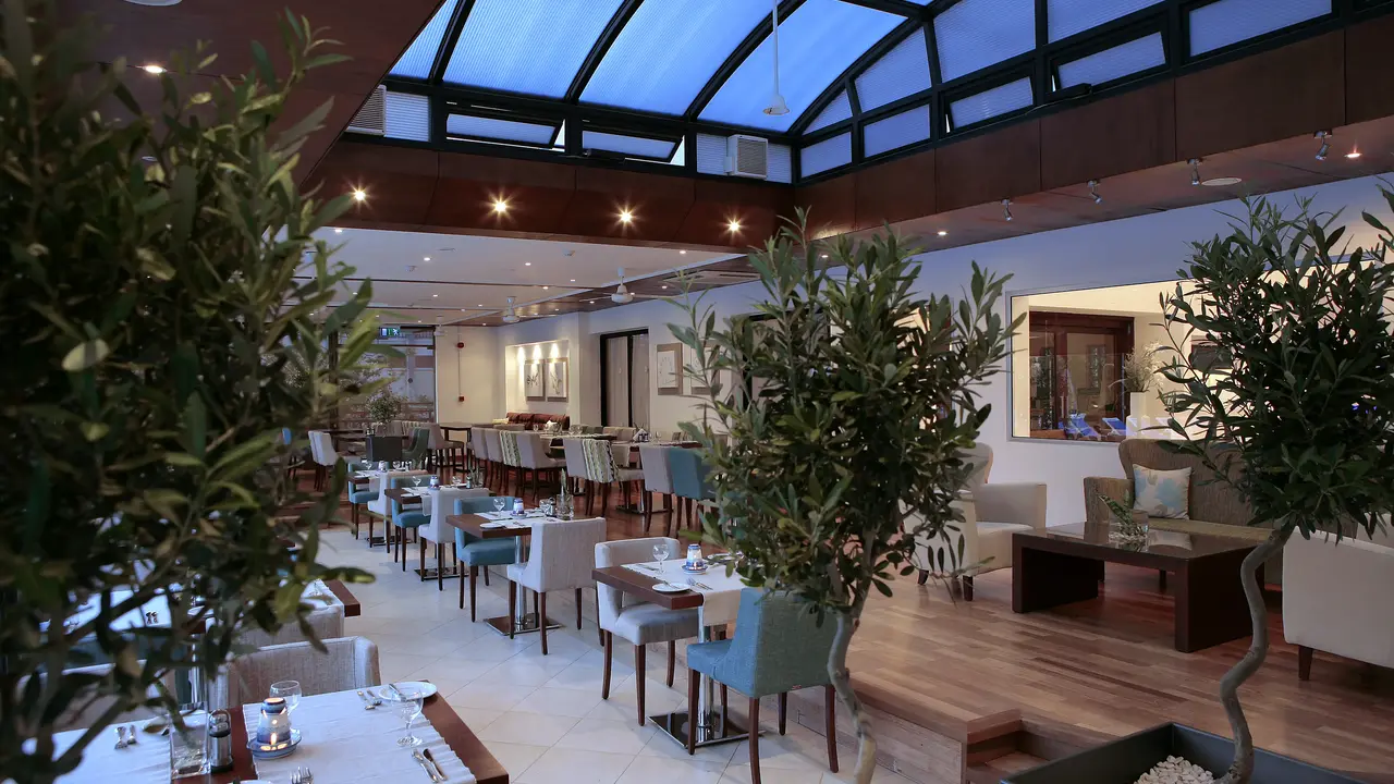 ANEMI HOTEL & SUITES