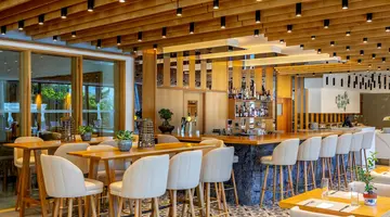 ANEMI HOTEL & SUITES