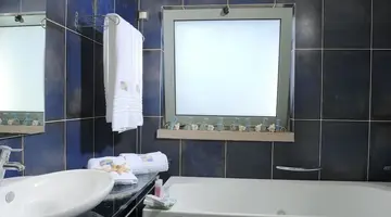 Angela Suites Boutique Hotel