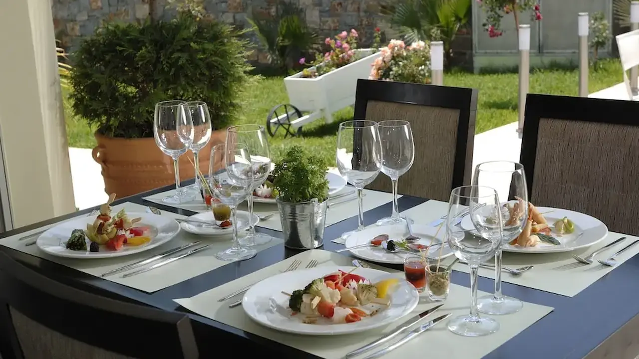 Angela Suites Boutique Hotel