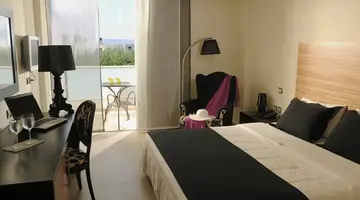 Angela Suites Boutique Hotel