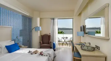 Angela Suites Boutique Hotel