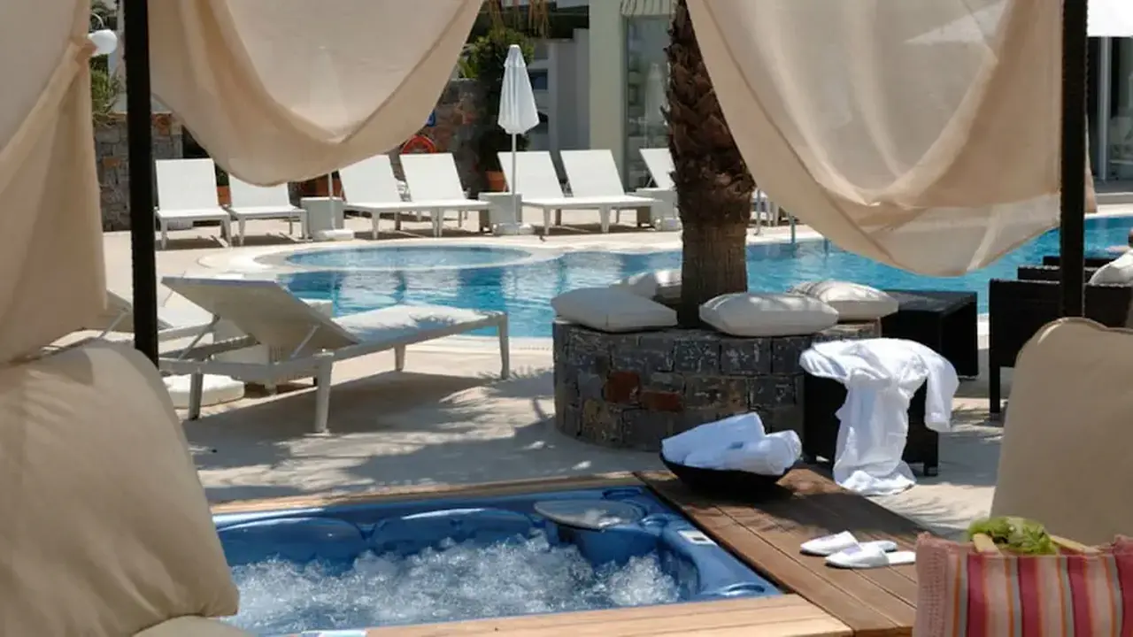 Angela Suites Boutique Hotel