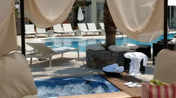 Angela Suites Boutique Hotel