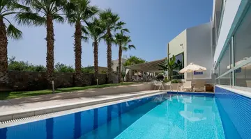 Angela Suites Boutique Hotel