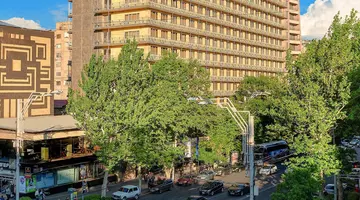 Ani Plaza