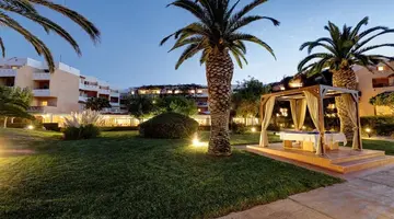 Anissa Beach & Village