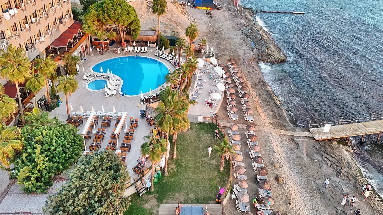 Anitas Beach Hotel